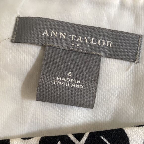 Ann Taylor Round Woman’s Skirt - Picture 2 of 3
